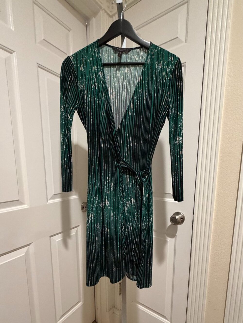 BCBGMAXAZRIA Adele Wrap Dress Green Black Striped Size PS
